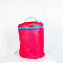 Load image into Gallery viewer, Vertical Essential