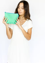 Load image into Gallery viewer, Small Zip